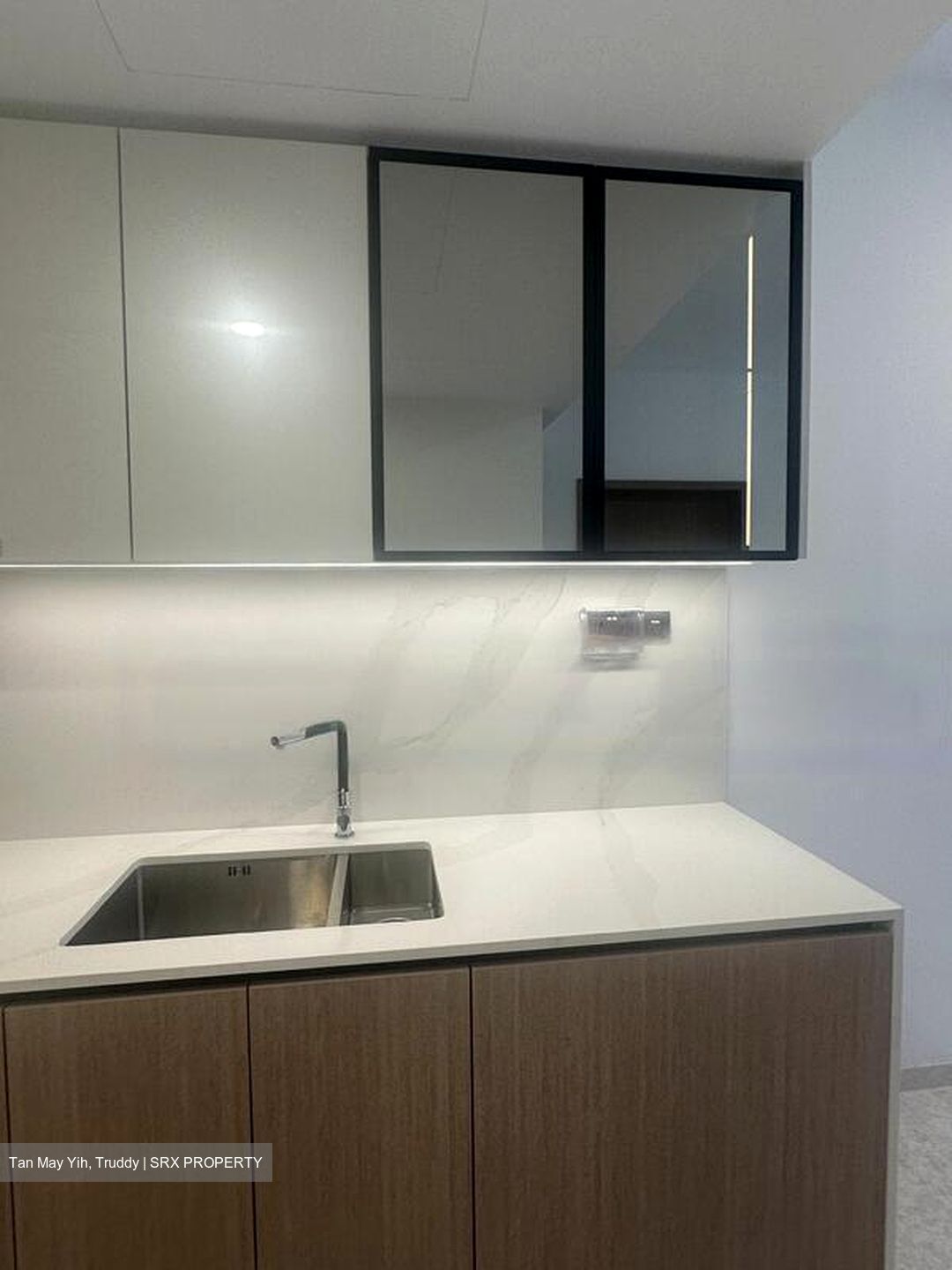 Waterfront Isle (D16), Condominium #638156531